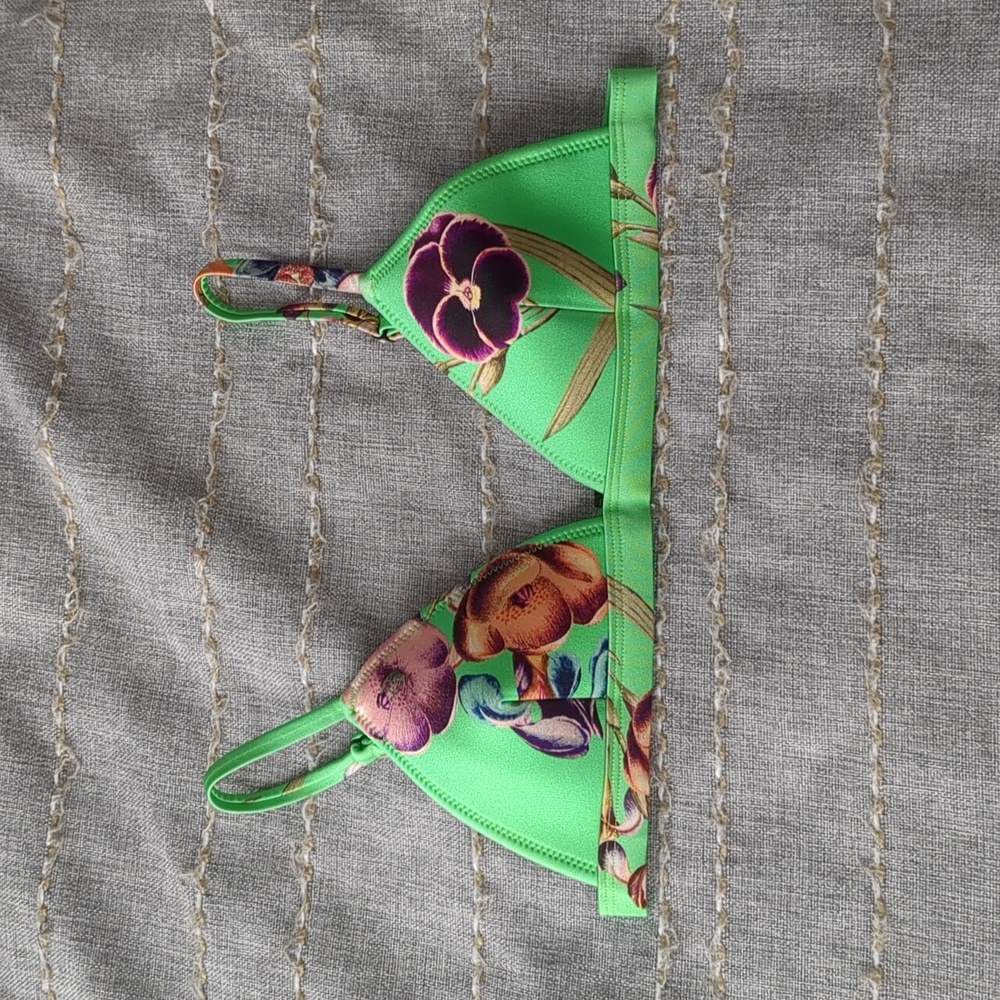 Triangl Bikini Top
